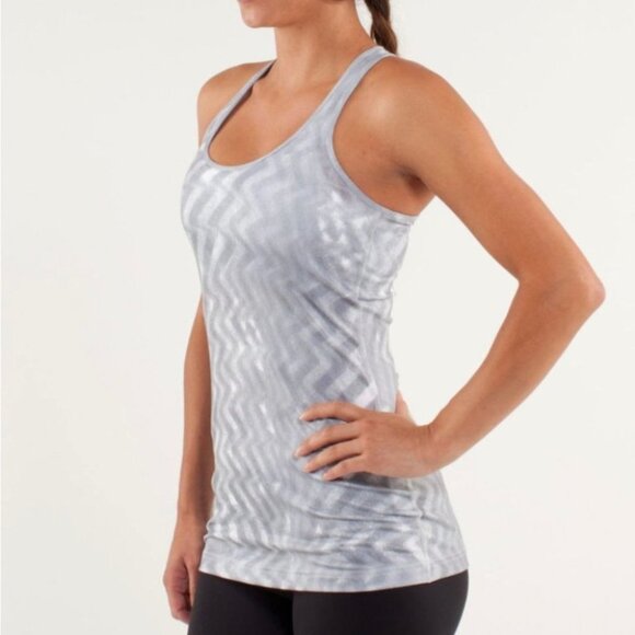 Lululemon Cool Racerback Tank Top Size 6 US Grey White Chevron Blazer Fossil - Picture 3 of 11